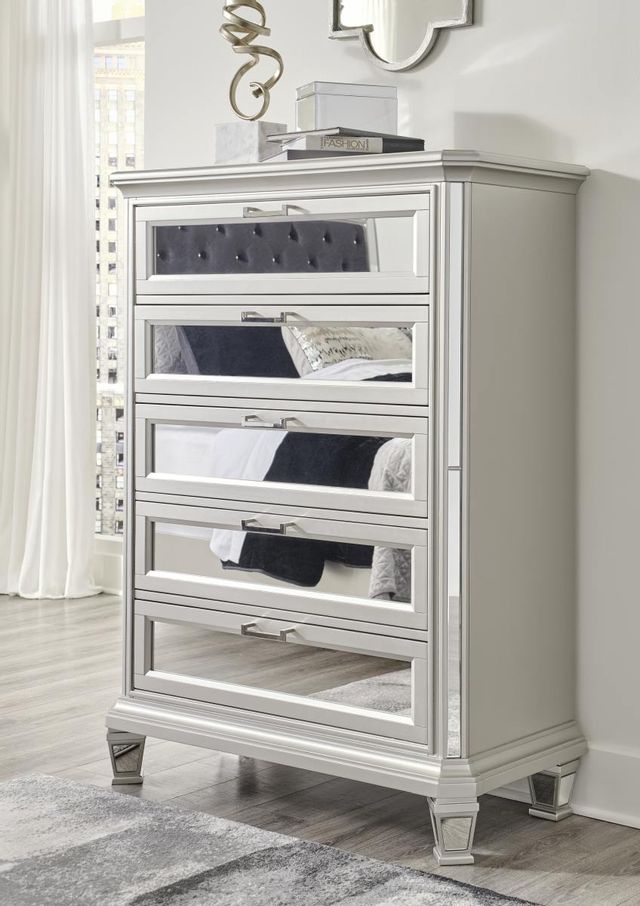 Signature Design by Ashley® Lindenfield Silver Drawer Chest 5