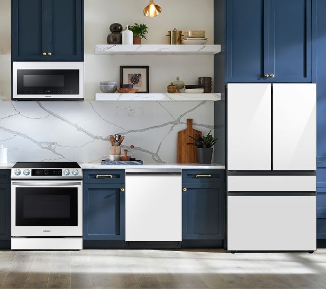 Samsung 4 Pc Kitchen Package with a 29 cu. ft. Smart BESPOKE 4-Door French Door Refrigerator with Beverage Center PLUS FREE 10pc Luxury Cookware ($800 Value!)