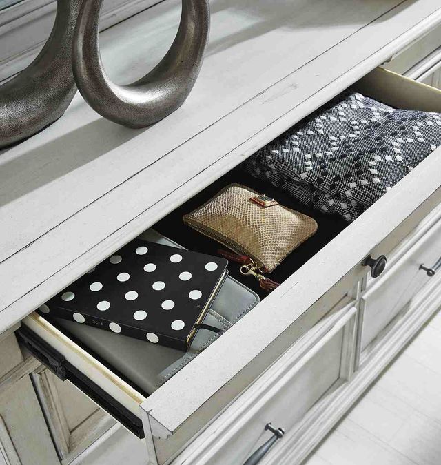 Benchcraft® Kanwyn Whitewash Dresser And Bedroom Mirror 5
