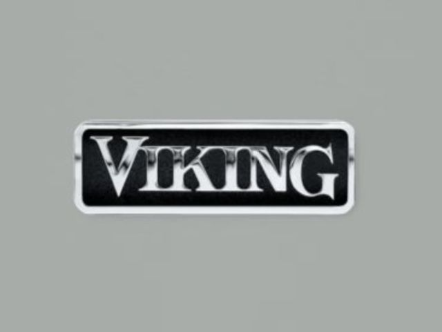 Viking® 5 Series Arctic Grey Professional Dishwasher Door Panel 1