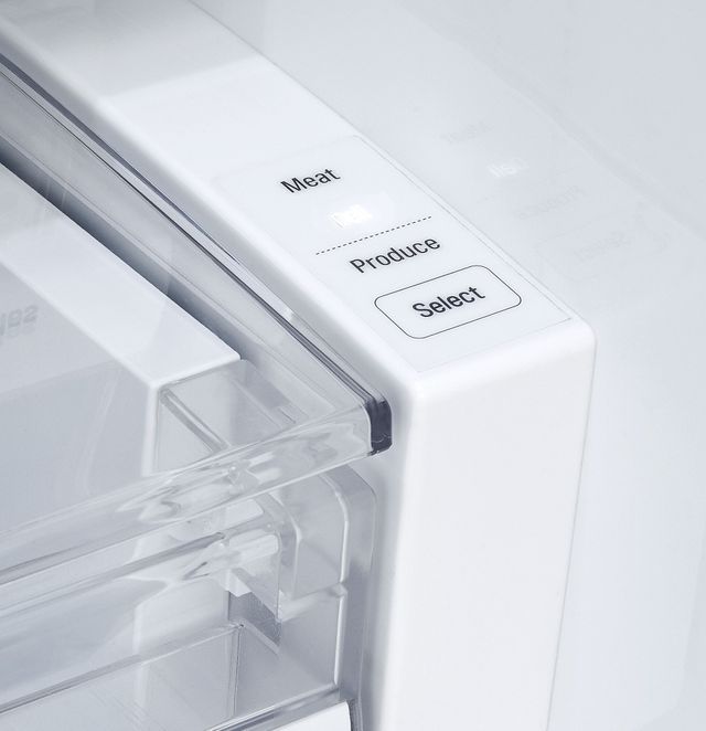 Réfrigérateur à portes françaises de 33 po LG® de 24,5 pi³ - Acier inoxydable noir résistant aux traces de doigts 30