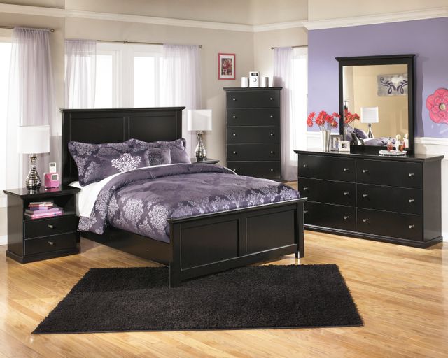 Signature Design by Ashley® Maribel 3-Piece Black King Panel Bed Set 9