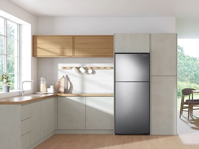 Samsung 15.6 Cu. Ft. Stainless Steel Top Freezer Refrigerator 5