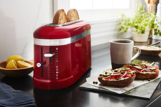 KitchenAid® 2 Slice Empire Red Toaster 2