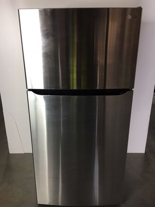 FLOOR MODEL LG 23.8 Cu. Ft Stainless Steel Top Freezer Refrigerator