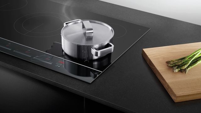 Fisher & Paykel Series 9 30" Black Glass Induction Cooktop 2