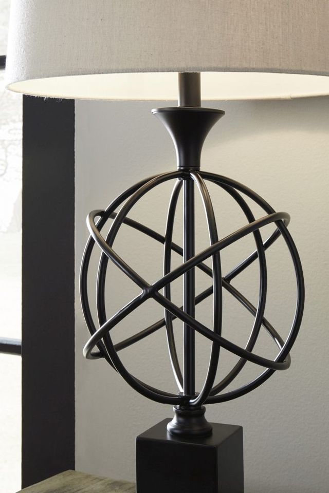Signature Design by Ashley® Camren Black Metal Table Lamp 1
