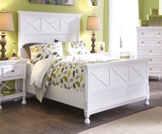Signature Design by Ashley® Kaslyn White Queen Panel Bed 2