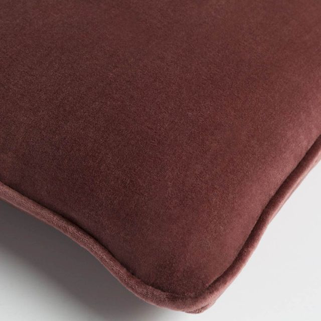 Surya Safflower Garnet 18"x18" Pillow Shell with Polyester Insert-2