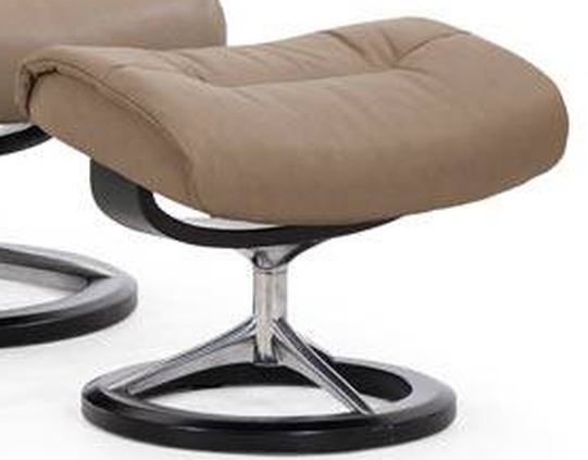 Stressless® by Ekornes® Live Large Signature Base Chair and Ottoman 2