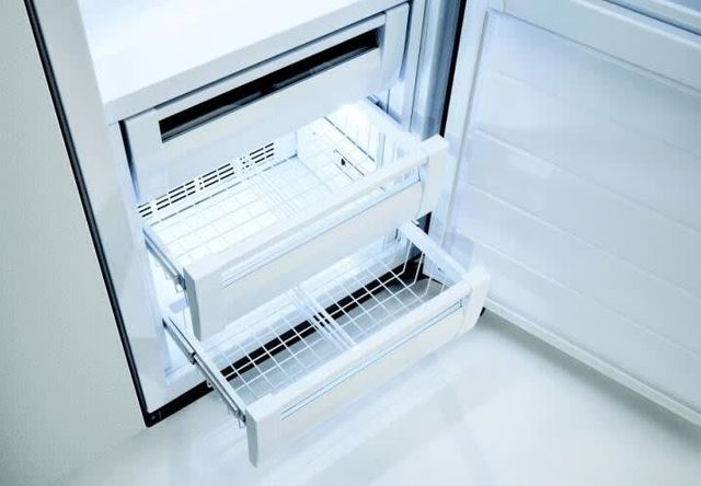 Viking® 5 Series 15.9 Cu. Ft. Frost White Professional Right Hinge All Freezer 3