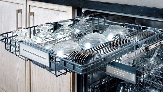 Thermador® Masterpiece® Star Sapphire® 24" Stainless Steel Built In Dishwasher 6