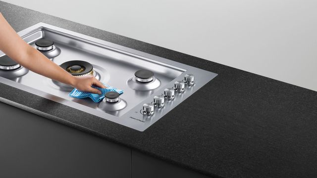 Fisher & Paykel Series 9 36" Stainless Steel Gas Cooktop 1