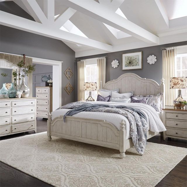 Liberty Furniture Farmhouse Reimagined 5-Piece Antique White/Chestnut King Poster Bed Set