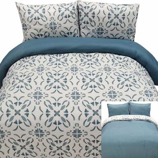 Signature Design by Ashley® Adason Blue/White Queen Comforter Set