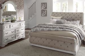 Liberty Magnolia Manor 4-Piece Antique White Queen Sleigh Bedroom Set