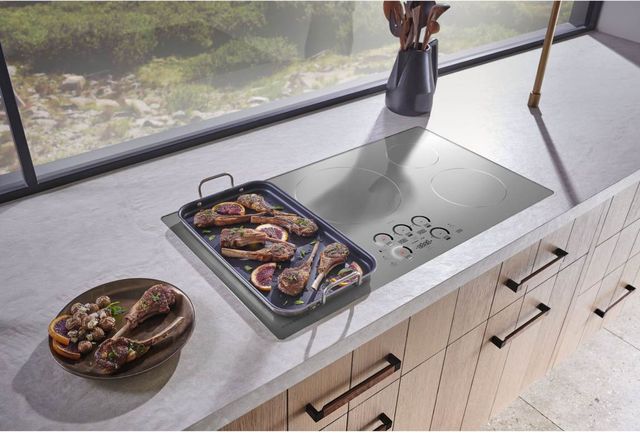 Monogram® 30" Silver Induction Cooktop-2