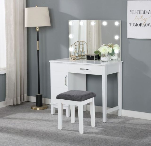 Lyra Vanity Desk by eforma • room service 360°