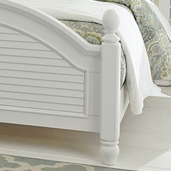 Liberty Summer House l 4-Piece Oyster White Queen Poster Bedroom Set 5