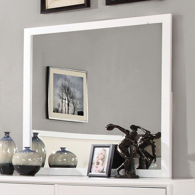 Furniture of America® Enrico I White Dresser Mirror