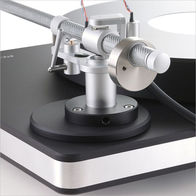 Clearaudio® Performance DC Turntable 2