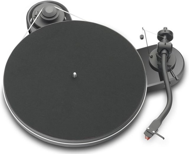 Pro-Ject RPM Line Turntable-RPM 1-3 Genie. Finish Options: Gloss Black, Red or White