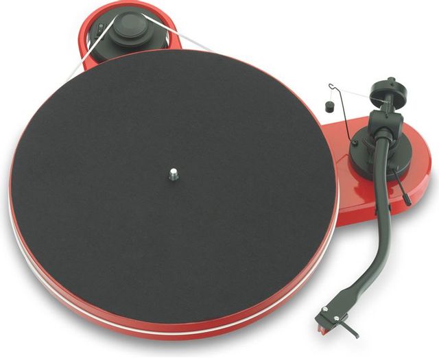 Pro-Ject RPM Line Turntable-RPM 1-3 Genie. Finish Options: Gloss Black, Red or White 1