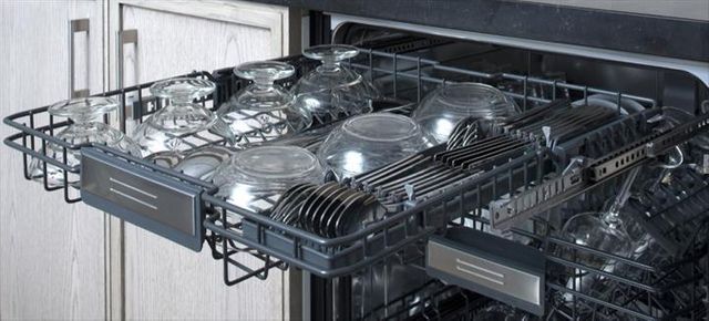 Thermador® Star-Sapphire® 24" Built In Dishwasher-Stainless Steel 2