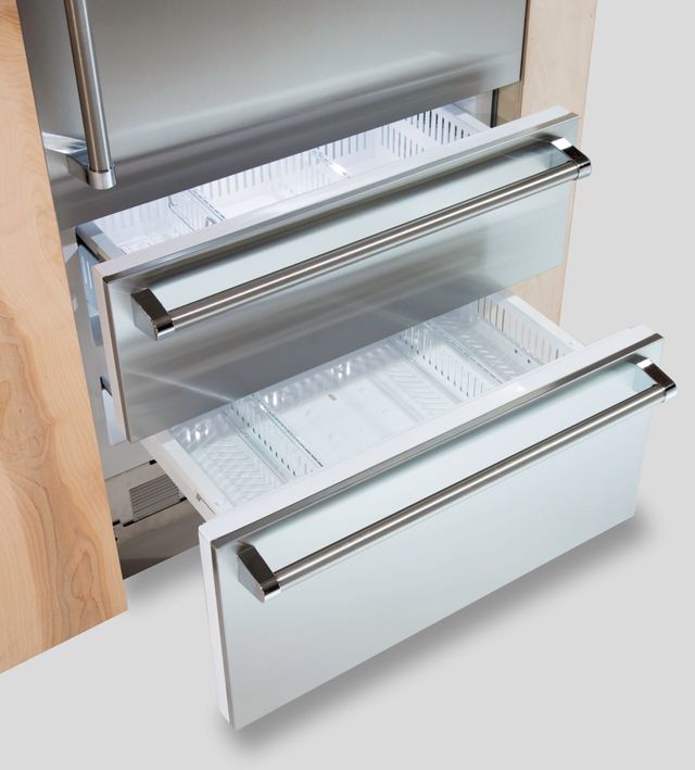 Viking® Professional 7 Series 20.0 Cu. Ft. White Fully Integrated Bottom Freezer Refrigerator 5