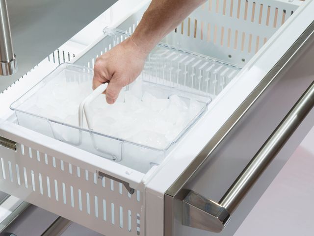 Viking® Professional 7 Series 20.0 Cu. Ft. White Fully Integrated Bottom Freezer Refrigerator 10