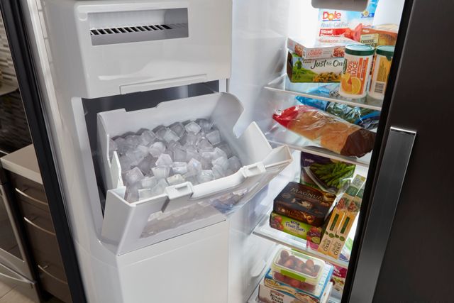 Réfrigérateur côte-à-côte à profondeur de comptoir de 36 po Whirlpool® de 20,6 pi³ - Acier inoxydable noir résistant aux traces de doigts 10