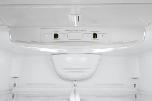 Réfrigérateur à congélateur inférieur de 33 po Whirlpool® de 22,1 pi³ - Acier inoxydable noir 1
