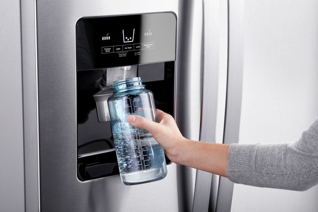 Réfrigérateur côte-à-côte de 36 po Whirlpool® de 24,5 pi³ - Acier inoxydable résistant aux traces de doigts 13