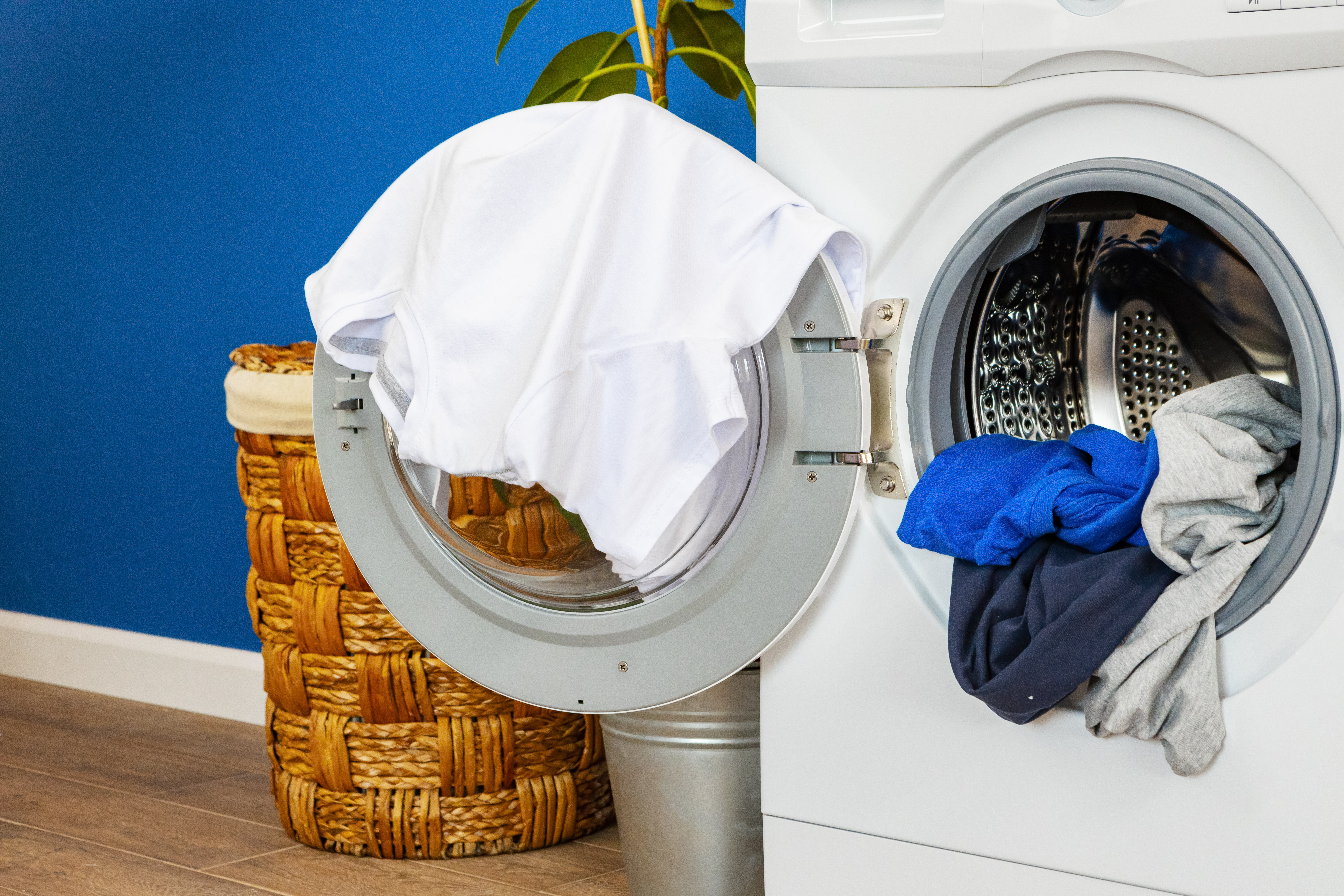 How To Keep Sheets From Balling Up in the Dryer With These 5 Tips From  Laundry Experts